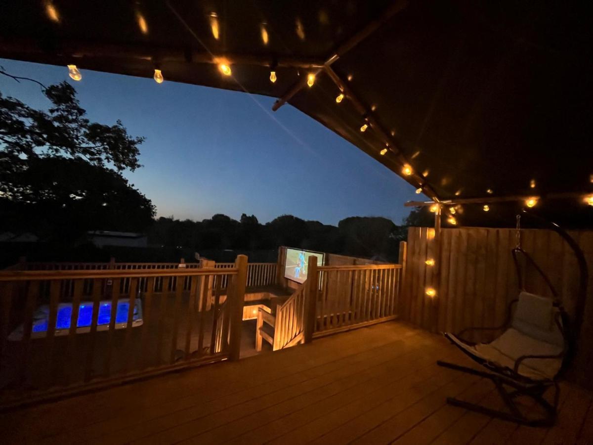 Aladdin Safari Tent Tenby Eksteriør bilde